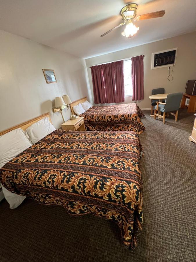 Oswego Inn Exteriör bild