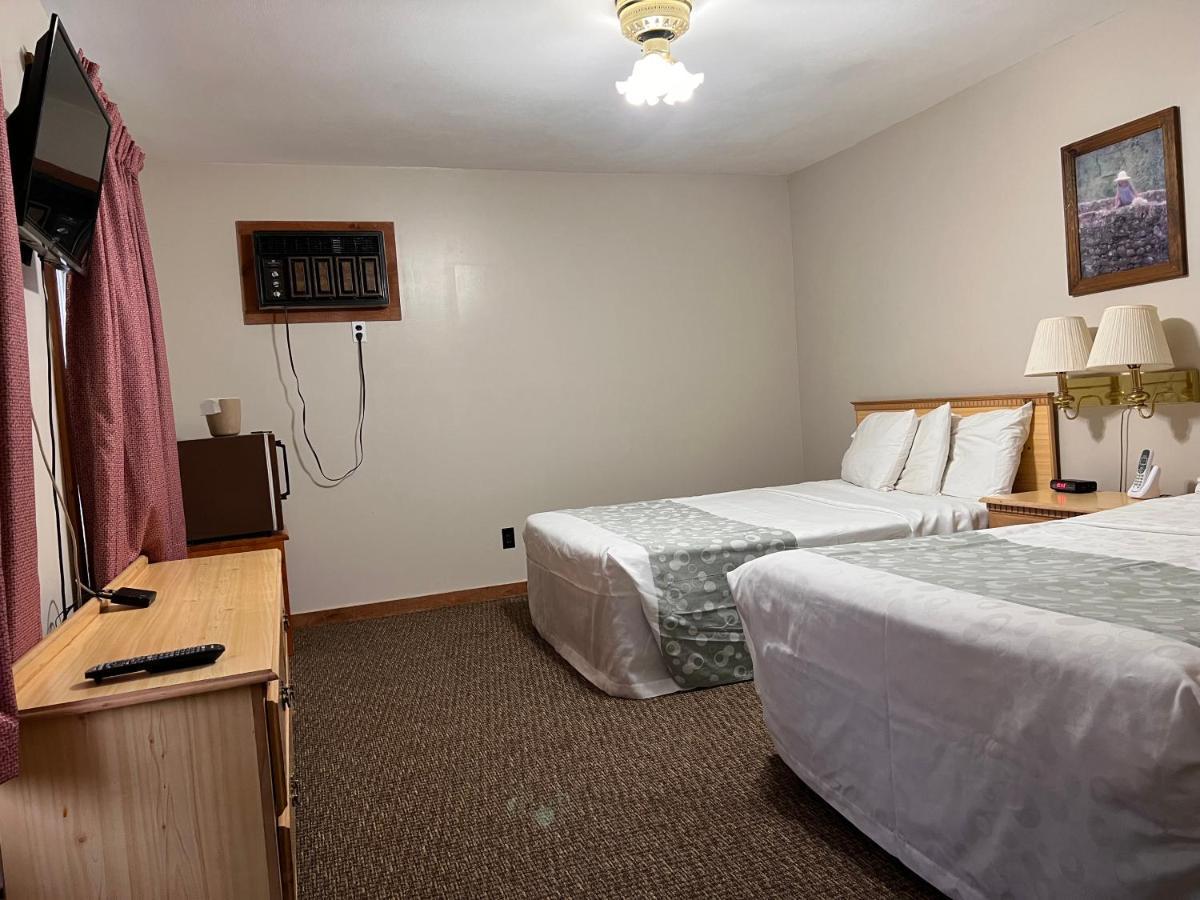 Oswego Inn Exteriör bild